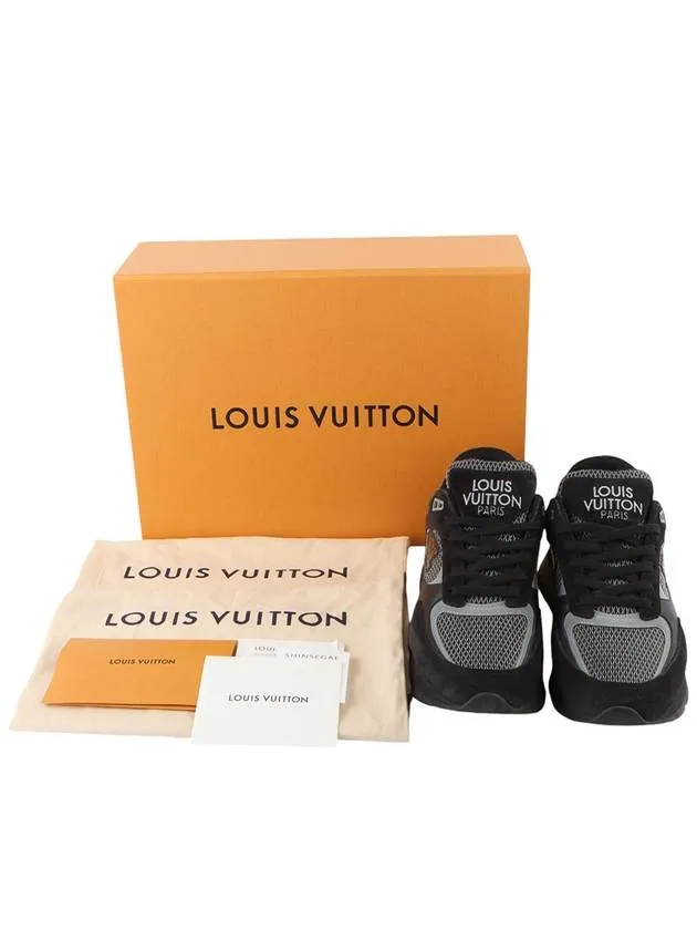 1A9J1C Runaway Sneakers Size 733536Y 2
