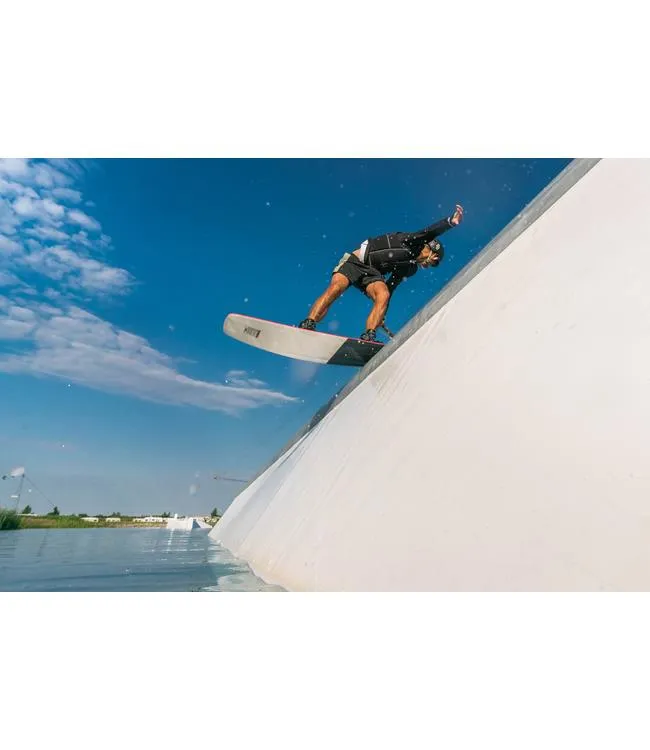 Hyperlite Pleasure Wakeboard Package with Defacto Boots (2022)