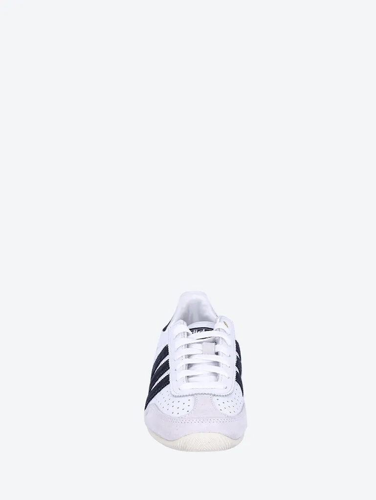 Japan w sneakers