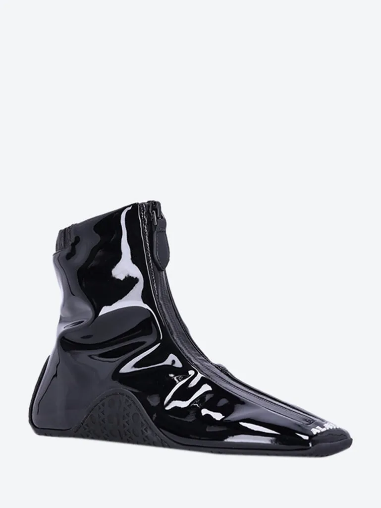 Stretch patent ankle sneakers