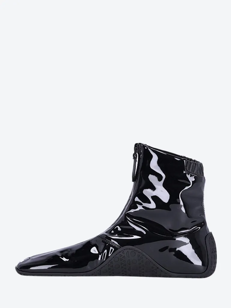 Stretch patent ankle sneakers